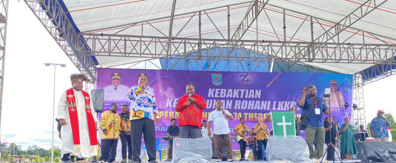 Gubernur Papua Barat Daya Hadiri Ibadah KKR HUT ke-74 Theofani di Maybrat