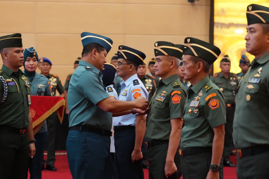 Sertijab Tiga Kabalakpus TNI, Panglima TNI Dorong Regenerasi dan Peningkatan Kinerja Organisasi