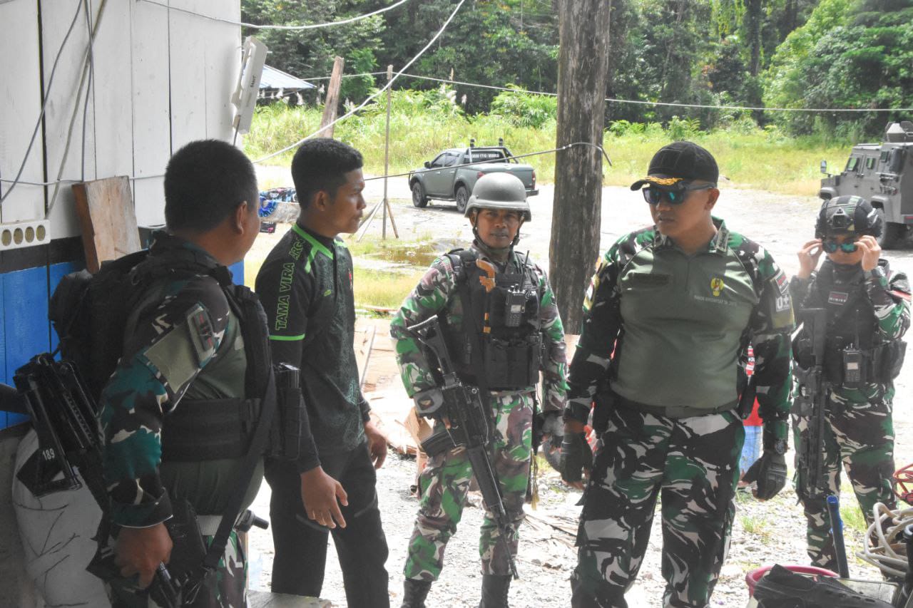 Yakinkan Situasi Tetap Kondusif, Dandim 1710/Mimika Pimpin Langsung Patroli Wilayah Yakinkan Situasi Tetap Kondusif, Dandim 1710/Mimika Pimpin Langsung Patroli Wilayah