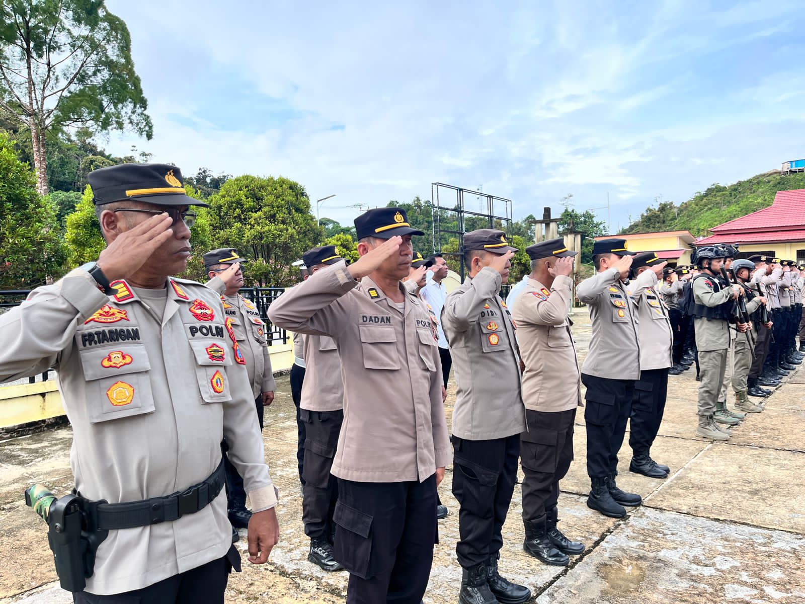 Wakapolda Papua Barat Daya Pimpin Upcara Hari Sumpah Pemuda Ke-97 Di Polres Maybrat Wakapolda Papua Barat Daya Pimpin Upcara Hari Sumpah Pemuda Ke-97 Di Polres Maybrat