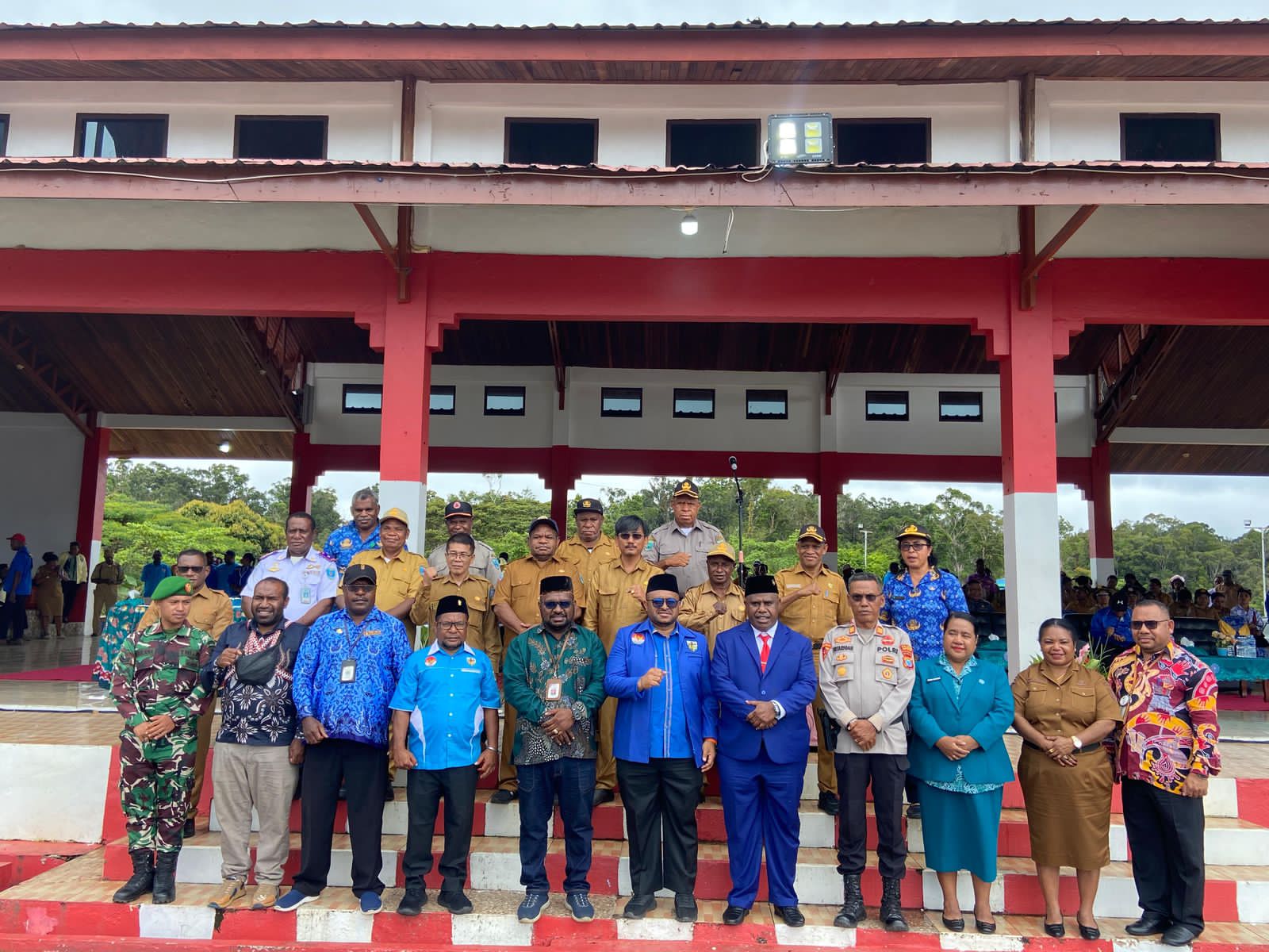 Wakili Kapolres Maybrat, Wakapolres Hadiri Upacara Hari Sumpah Pemuda ke-97 di Alun-Alun Faitmayaf Wakili Kapolres Maybrat, Wakapolres Hadiri Upacara Hari Sumpah Pemuda ke-97 di Alun-Alun Faitmayaf