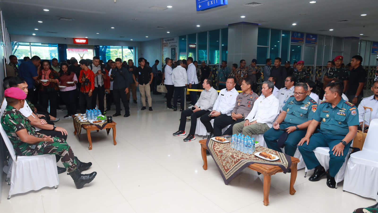 Pemerintah Daerah Bersama Forkopimda Sambut Kunker Komisi IV DPR RI di Papua Barat Daya Pemerintah Daerah Bersama Forkopimda Sambut Kunker Komisi IV DPR RI di Papua Barat Daya