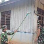 Satgas Yonif 312/KH Bersama Koops Swasembada Hadirkan Senyum Baru Lewat Renovasi Rumah Tokoh Adat di Erambu