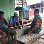 Babinsa Lakukan Komsos di Warung Kopi, Tempat Favorit Warga Melepas Lelah Babinsa Lakukan Komsos di Warung Kopi, Tempat Favorit Warga Melepas Lelah