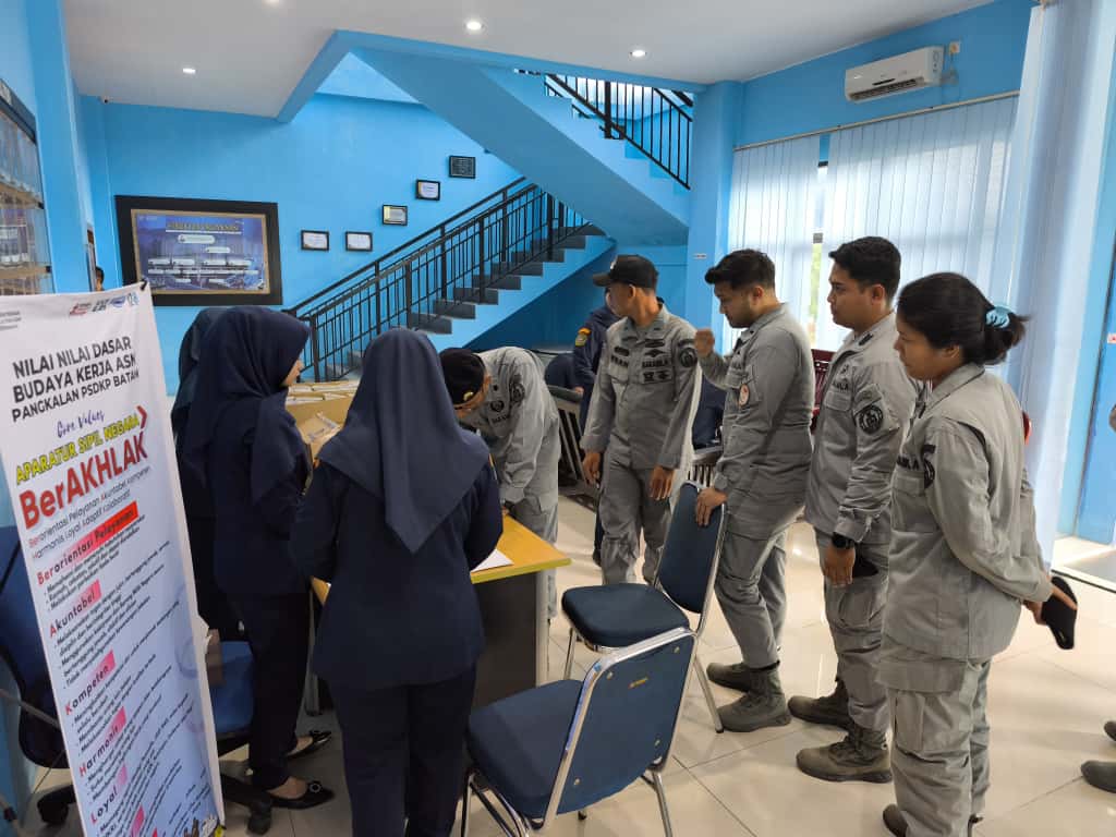 Bakamla RI Ikut Donor Darah di HUT Ke-26 KKP