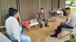 Ciptakan Wilayah Yang Aman Babinsa bersama bhabinkamtibmas Giat lakukan komsos bersama warga