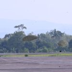 Lanud Sultan Hasanuddin Dukung Latihan Penerjunan Dasar Para Kostrad