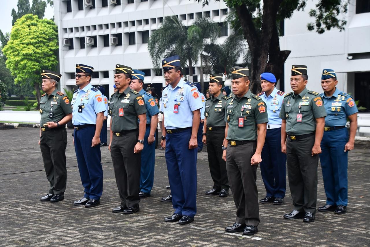 Mabes TNI Gelar Upacara Hari Sumpah Pemuda: Indonesia Harus Berdiri Tegak, Indonesia Tidak Boleh Kalah