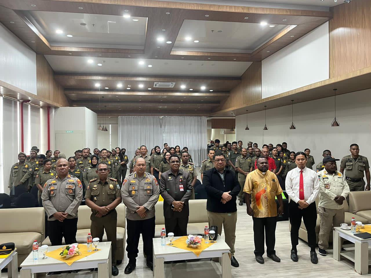 Pj Sekda Papua Barat Daya Buka Bimtek Satpol PP: Tegakkan Perda dengan Pendekatan Humanis dan Berbasis HAM