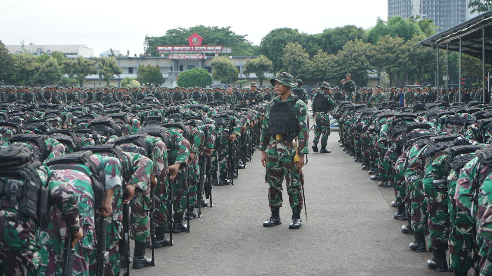Komandan Batalyon Infanteri 2 Marinir Beserta Prajurit Yonif 2 Marinir Ikuti Gladi Kotor Rangkaian HUT Ke-80 Korps Marinir