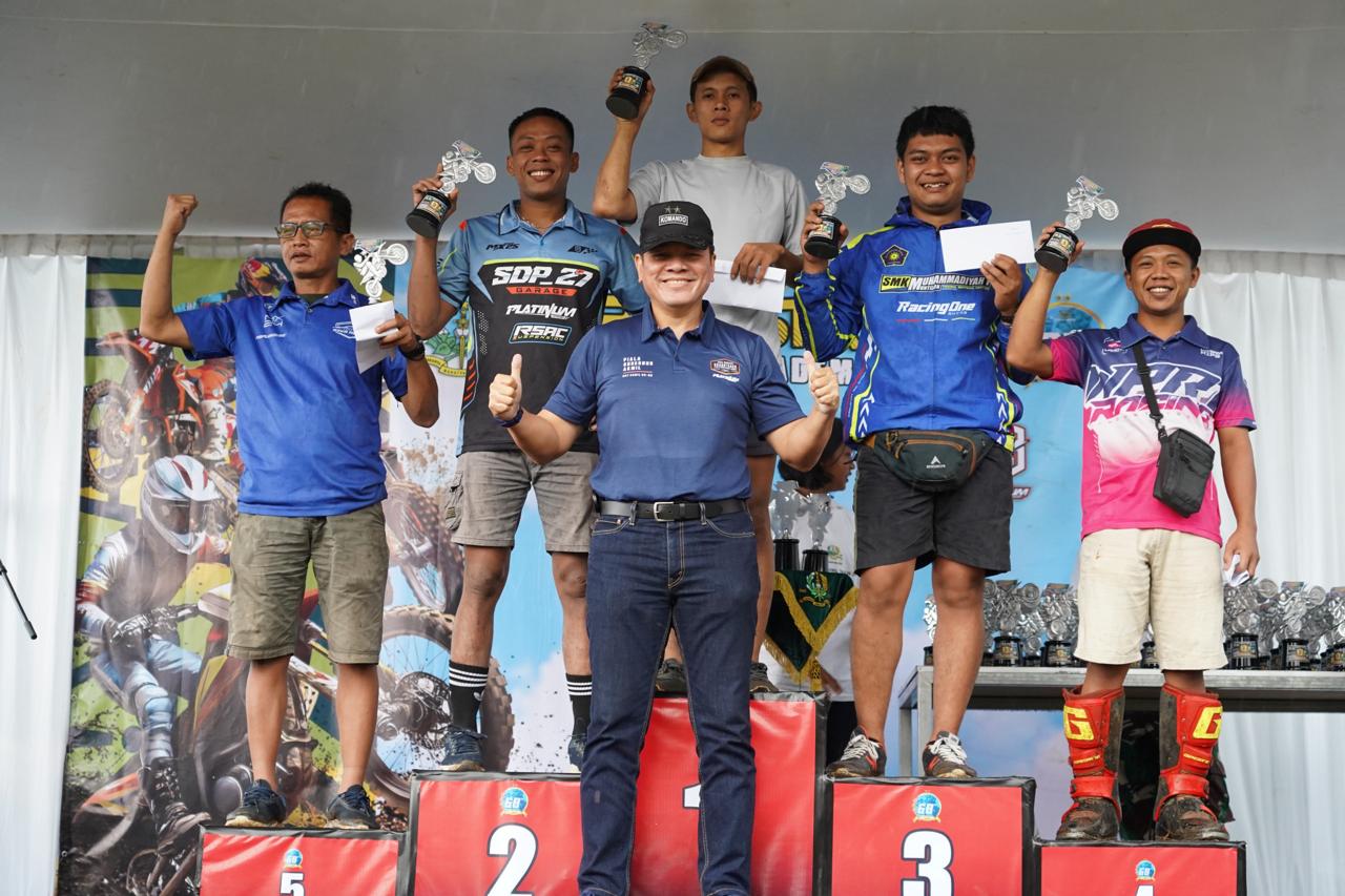 Gubernur Akmil Tutup Kejuaraan Java Rookies Grasstrack Piala Gubernur Akmil 2025 Gubernur Akmil Tutup Kejuaraan Java Rookies Grasstrack Piala Gubernur Akmil 2025