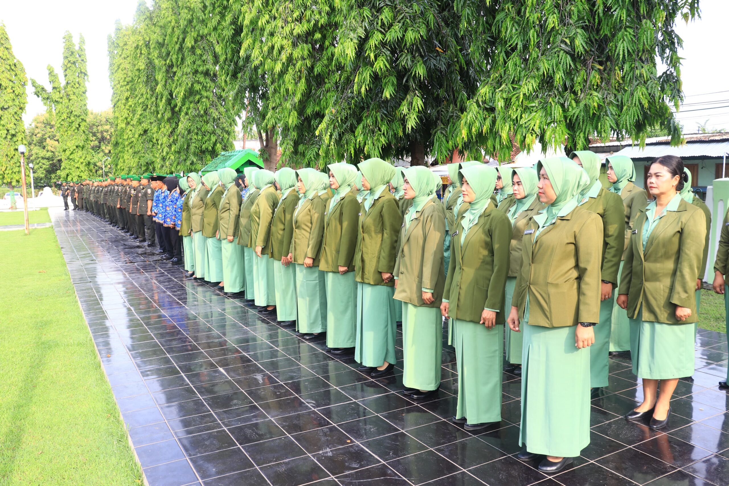 Kodim 0820 Gelar Upacara Ziarah HUT Korem 083: Momentum Menghormati Jasa Pahlawan