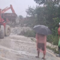 Prajurit TNI Berhasil Evakuasi Warga Banjir Batangtoru, Tapanuli Selatan