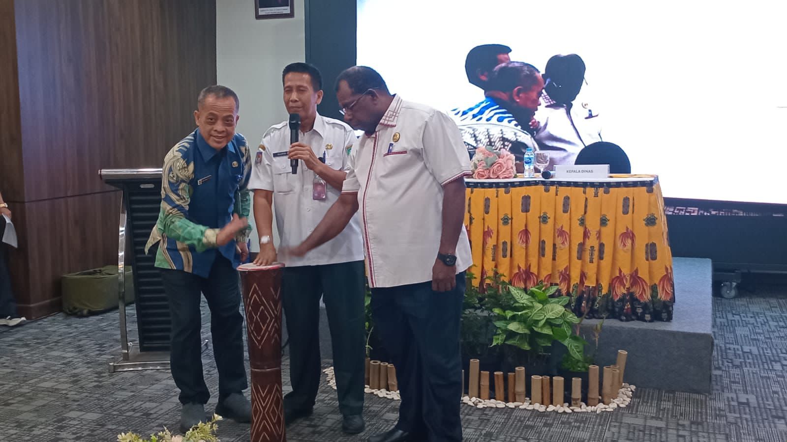 Pemprov Papua Barat Daya Genjot Penyelesaian Data Kependudukan, Asisten I Buka Bimtek Dukcapil se-PBD