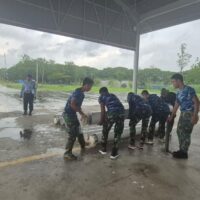 Tower PLN Roboh Dihantam Banjir, TNI Gerak Cepat Bantu Pulihkan Kelistrikan di Aceh