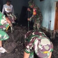 TNI Turun Tangan! Kodim 0821 Pacu Penanganan Dampak Erupsi Semeru di Lumajang