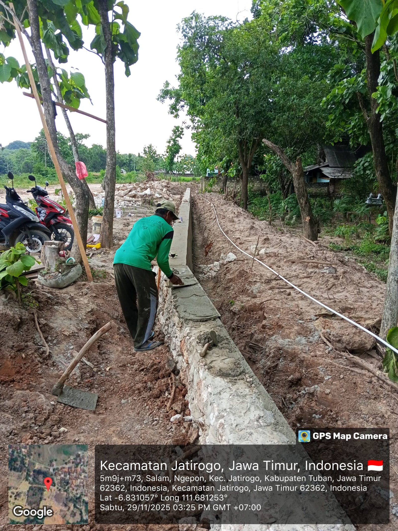 Tenaga Lokal Dilibatkan, Pembangunan TPJ Juga Bantu Ekonomi Warga Desa Ngepon Tenaga Lokal Dilibatkan, Pembangunan TPJ Juga Bantu Ekonomi Warga Desa Ngepon