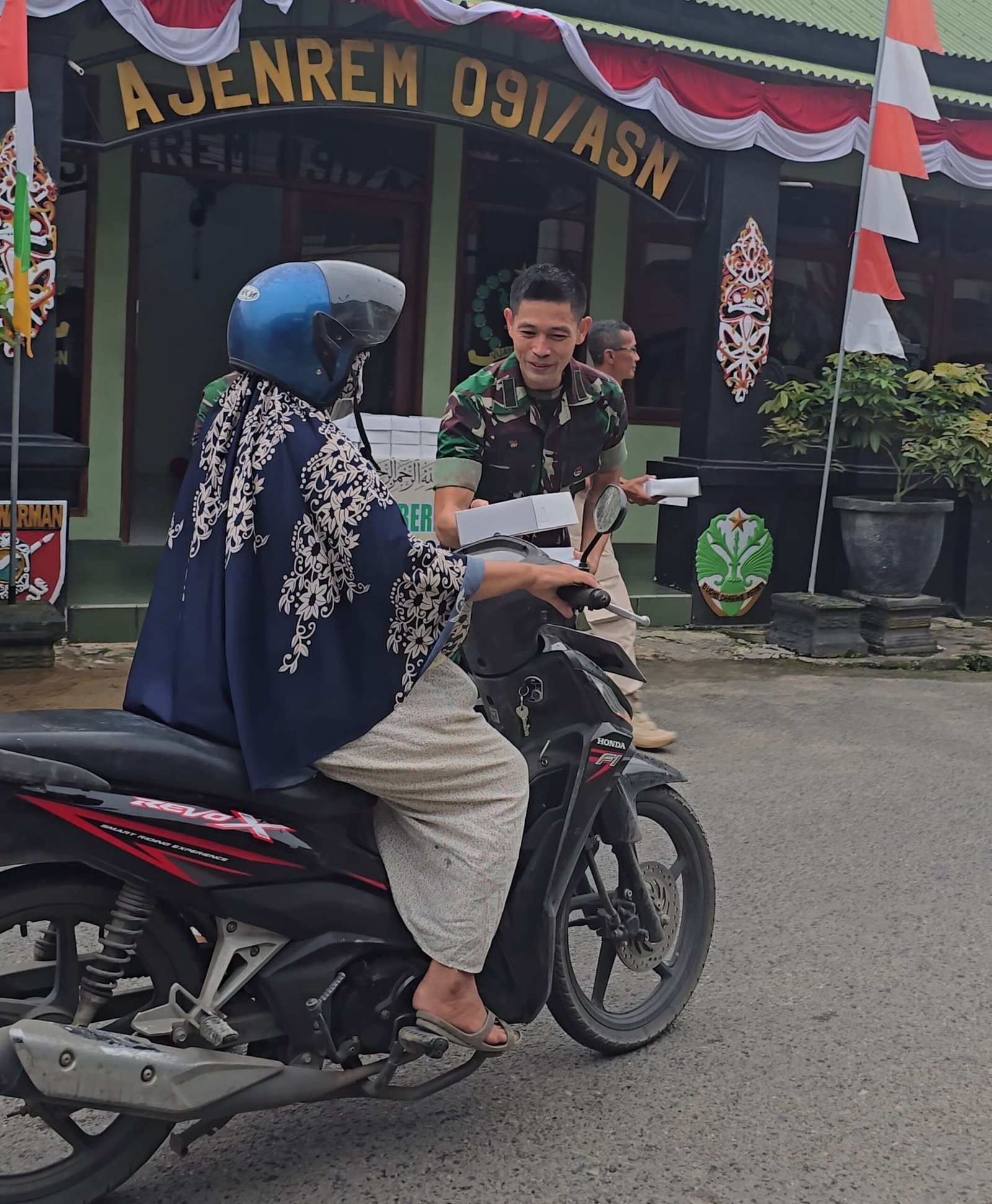 Pererat Silaturahmi, Ajenrem 091/ASN Laksanakan Kegiatan Jum'at Berkah