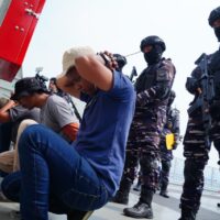 KRI Bung Hatta dan KRI Panah Amankan Kapal Asing pada Latihan Operasi Laut di Morowali