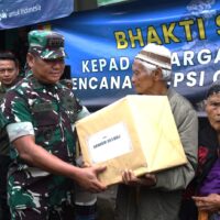 Kasdam V/Brawijaya Tinjau Lokasi Terdampak Erupsi Semeru dan Gelar Bhakti Sosial untuk Warga