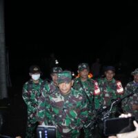 Koramil 0821-14/Pronojiwo Intensifkan Patroli Malam di Zona Merah Gunung Semeru untuk Lindungi Warga