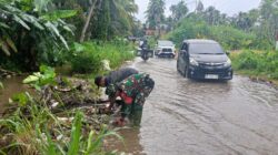Respon Cepat TNI : Prajurit Kodim 0212/TS Bantu Penanganan Bencana di Mandailing Natal