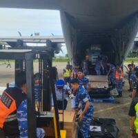 Pesawat TNI AU Pembawa Bantuan Darurat Tiba di Aceh dan Sumatera Barat