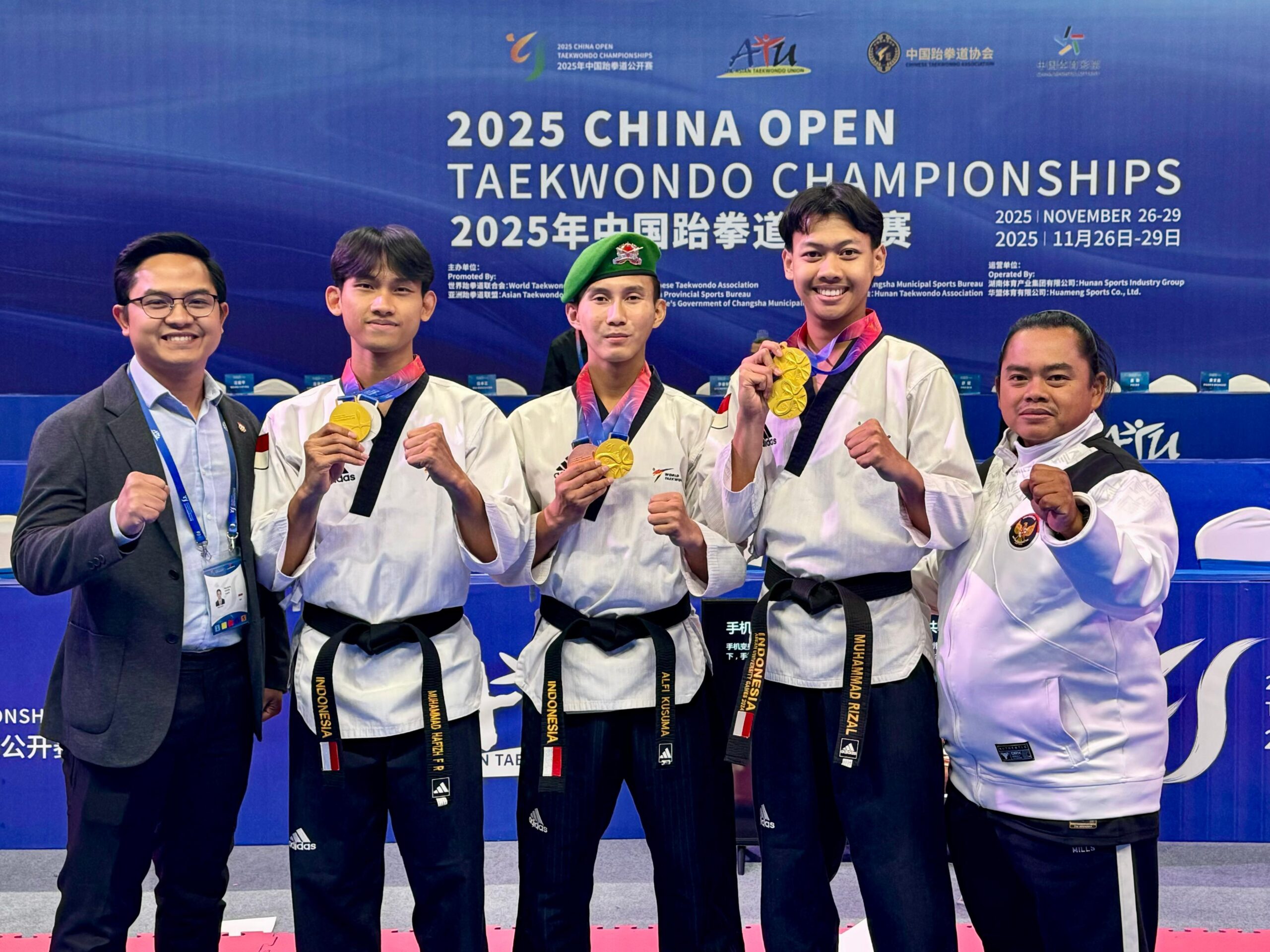 Tim Poomsae Putra Raih Prestasi Gemilang di China Open Taekwondo Championship 2025 Tim Poomsae Putra Raih Prestasi Gemilang di China Open Taekwondo Championship 2025