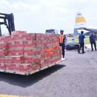 TNI Kembali Distribusikan Bantuan Kemanusiaan ke Wilayah Terdampak