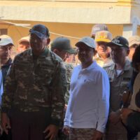 Panglima TNI Dampingi Menhan RI Tinjau Langsung Pengungsi Banjir di Pidie Jaya, Aceh