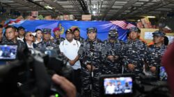 TNI AL Kerahkan KRI dan Helikopter untuk Bantu Korban Bencana di Aceh, Sumut dan Sumbar