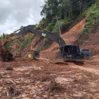 TNI Kerahkan Alat Berat Tembus Longsor, Puluhan Kilometer Akses Warga Tapteng Kembali Terbuka