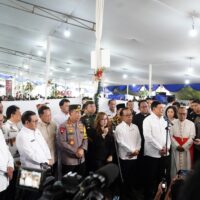 Panglima TNI Dampingi Menko Polkam Tinjau Pengamanan Gereja Jelang Natal 2025