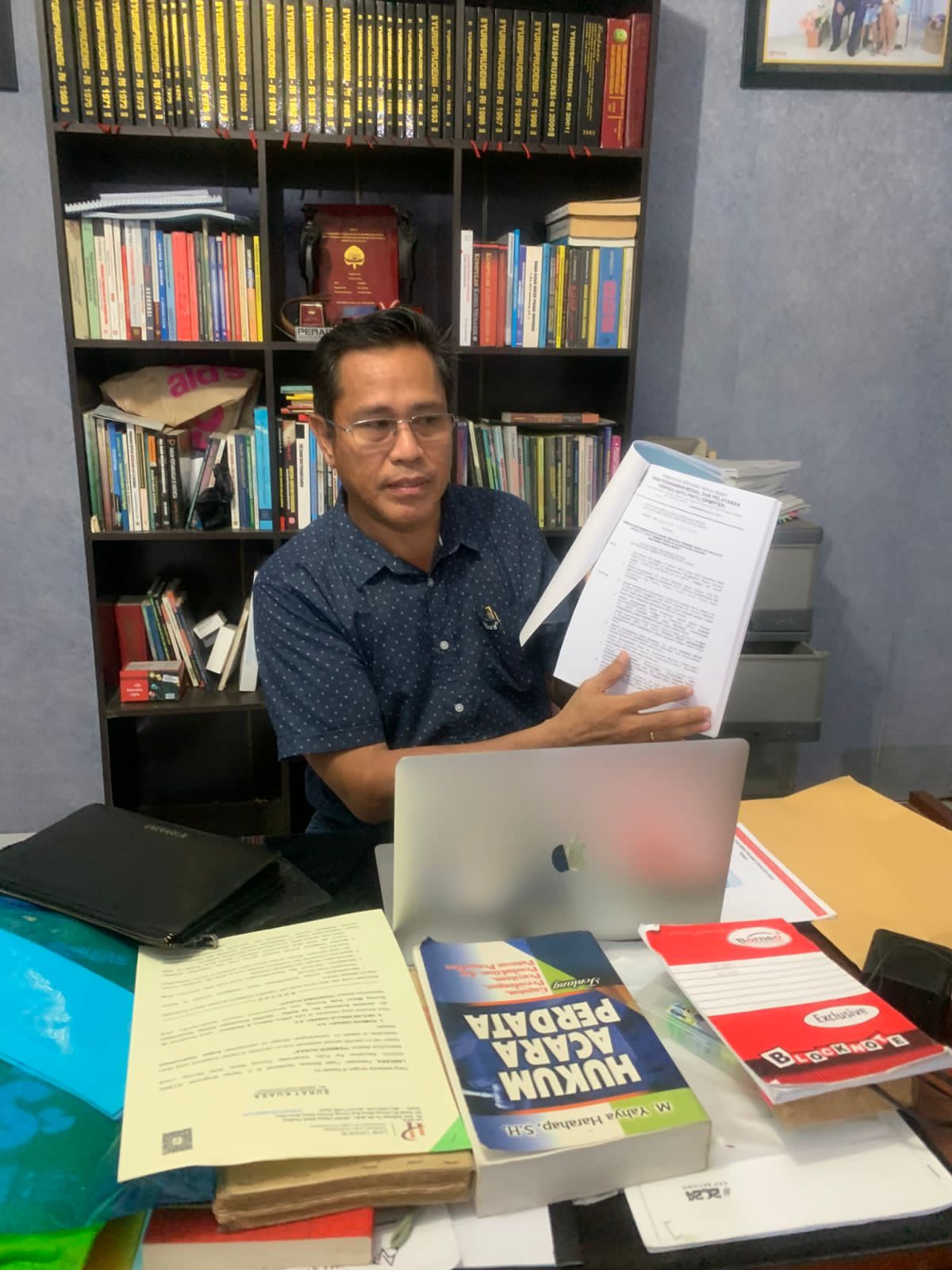 Kuasa Hukum CV Alco Timber Tegaskan Izin Lengkap dan Sah, Bantah Keras Tuduhan Media Soal Kayu Ilegal Kuasa Hukum CV Alco Timber Tegaskan Izin Lengkap dan Sah, Bantah Keras Tuduhan Media Soal Kayu Ilegal