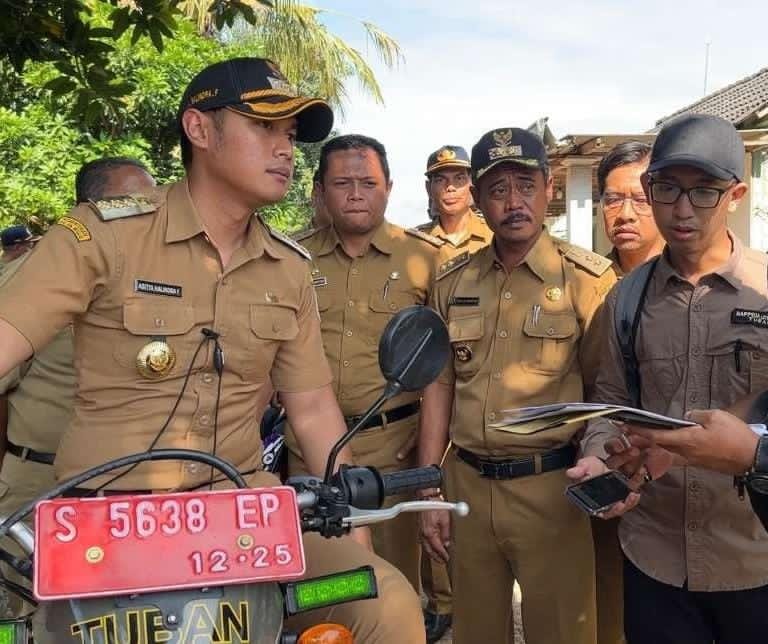 Senyum Warga Mengembang Saat Mas Lindra Menyapa di Tengah Desa Ngepon