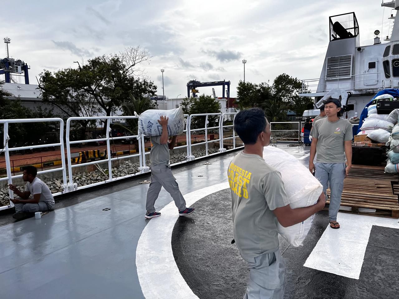 Bakamla RI Gelar Open Donasi untuk Korban Bencana di Sumatra Bakamla RI Gelar Open Donasi untuk Korban Bencana di Sumatra