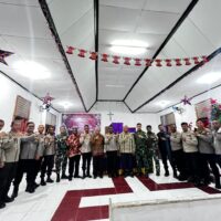 Polres Maybrat Gelar Ibadah Natal Oikumene Bertema Allah Hadir untuk Menyelamatkan Keluarga