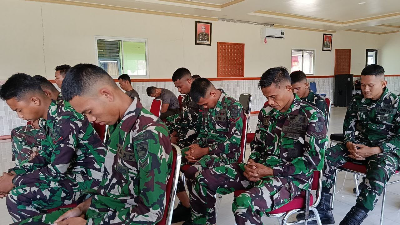 Jelang Peringatan Hari Juang Ke-80 TNI AD Tahun 2025, Prajurit Kodim 1710/Mimika Gelar Doa Bersama Jelang Peringatan Hari Juang Ke-80 TNI AD Tahun 2025, Prajurit Kodim 1710/Mimika Gelar Doa Bersama