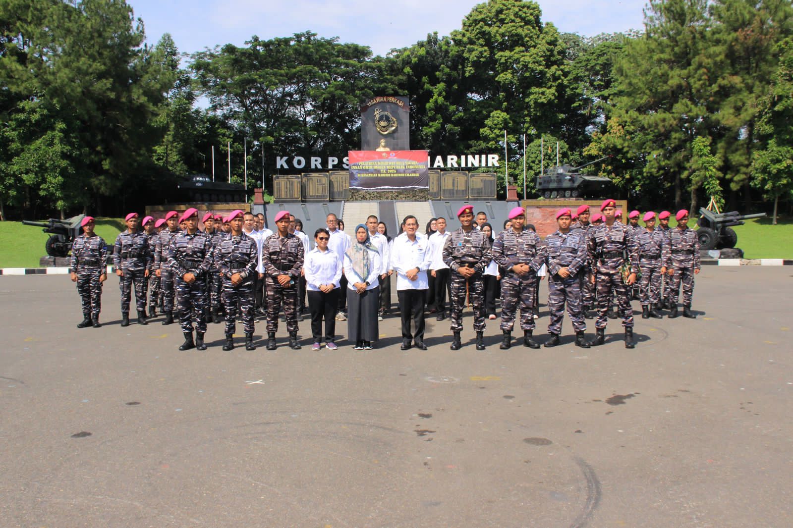 Danyonif 2 Marinir Pimpin Pembukaan Pelatihan Dasar dan Bela Negara Insan Ombudsman Republik Indonesia T.A 2025