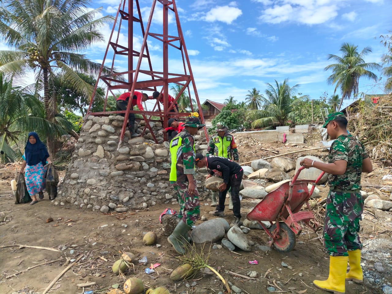 Sinergi TNI dan Kementerian Pertahanan Bangun Jembatan Gantung di Aceh