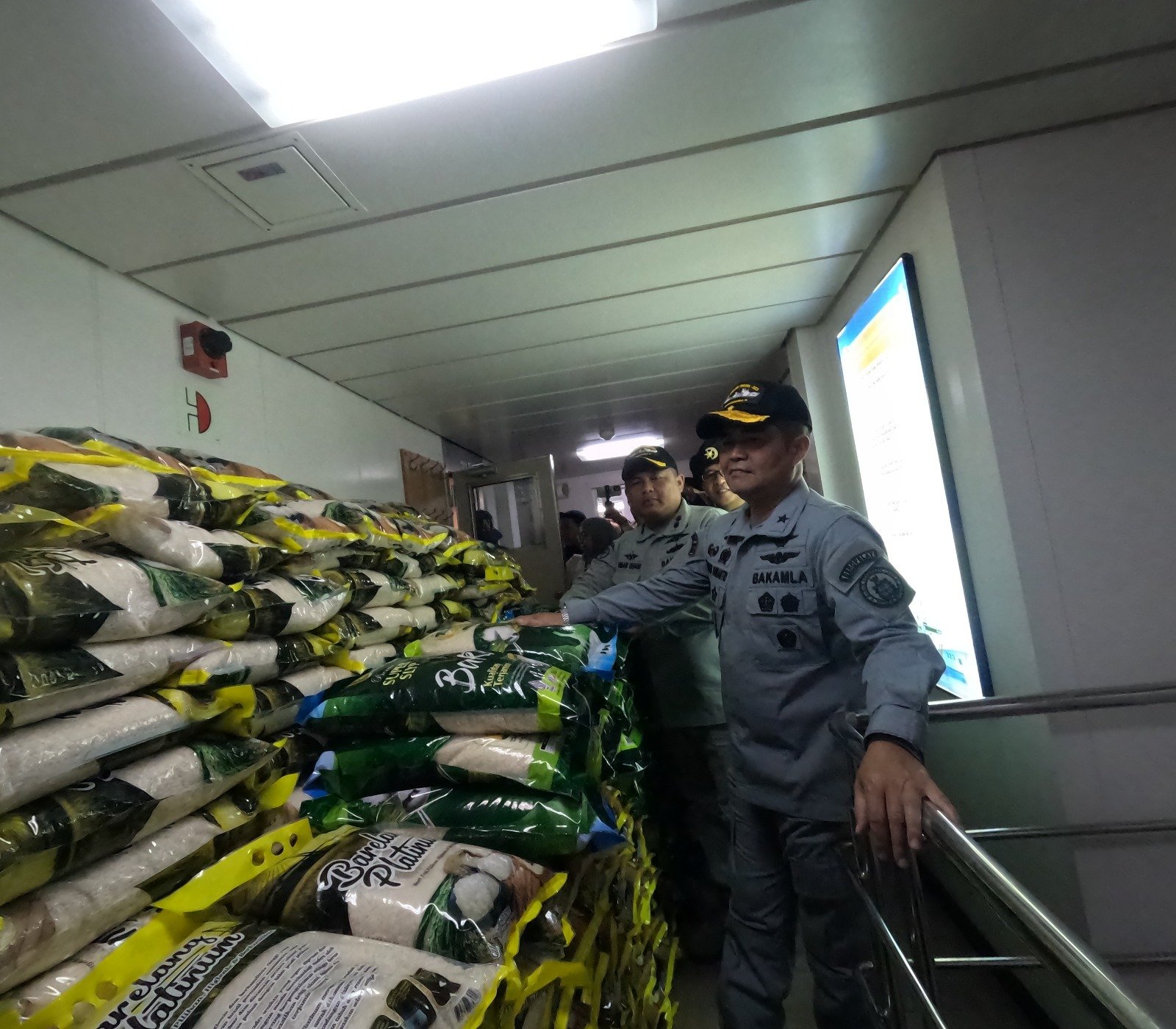 Lagi, Bakamla RI Berangkatkan KN. Pulau Dana-323 Bawa 92,2 Ton Peduli Sumatra