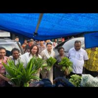 Wamendag RI Bersama Utusan Khusus Presiden RI Tinjau Pasar Remu Jelang Nataru