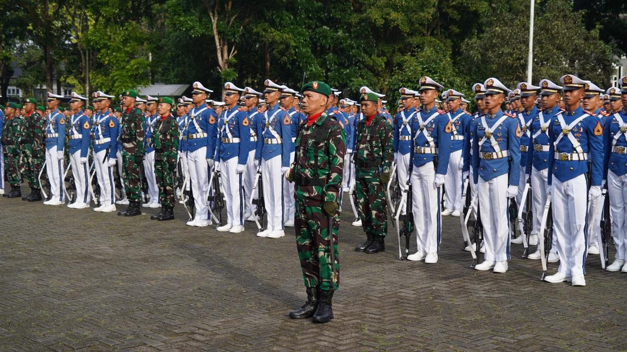 Gubernur Akmil Pimpin Upacara Hari Bela Negara ke-77 Teguhkan Semangat Bela Negara Taruna