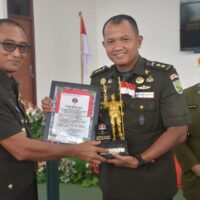 Sertijab Digelar Khidmat, Letkol Inf Redi Dwi Yuda Kurniawan Resmi Jabat Dandim 1710/Mimika