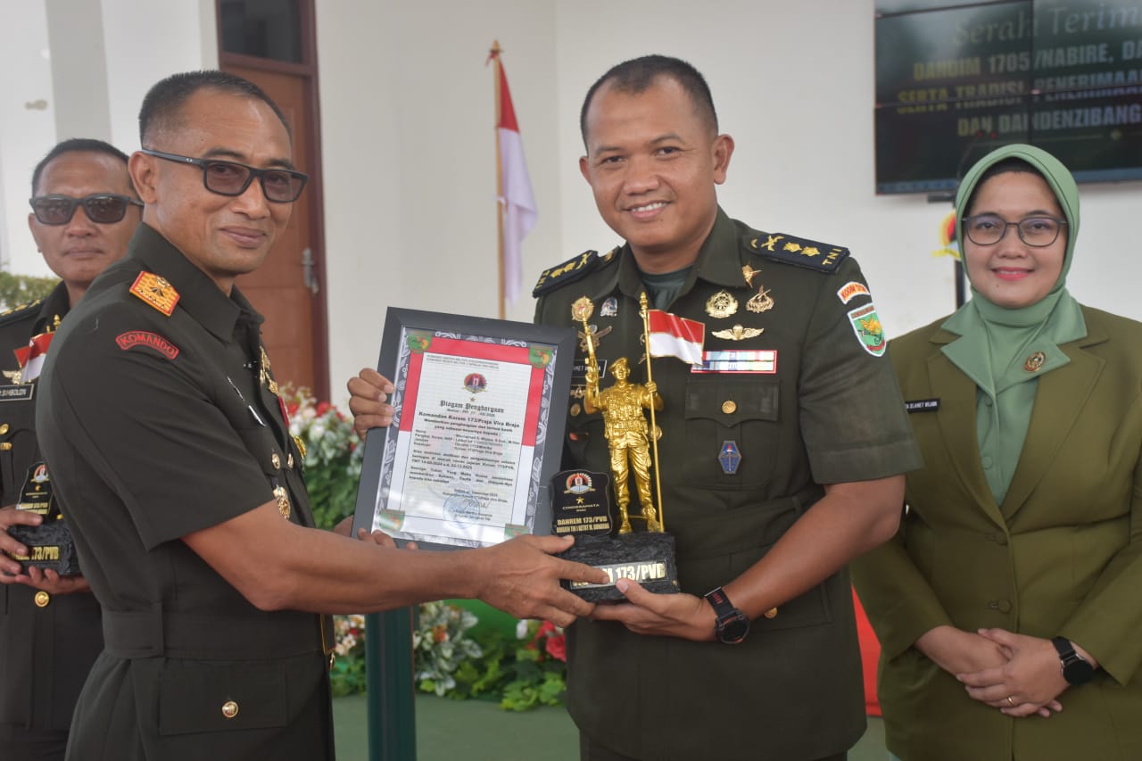 Sertijab Digelar Khidmat, Letkol Inf Redi Dwi Yuda Kurniawan Resmi Jabat Dandim 1710/Mimika