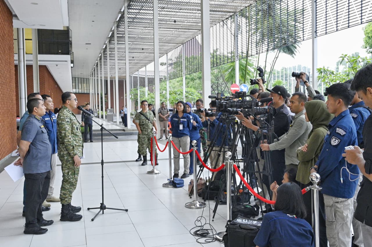 Ratusan Ton Bantuan Terbang ke Sumatera, TNI Percepat Operasi Kemanusiaan