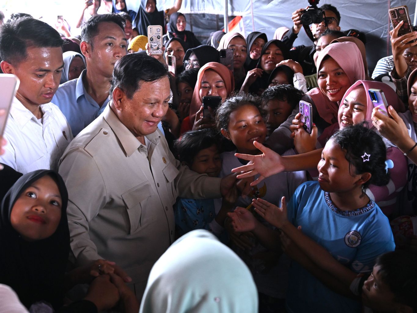 Panglima TNI Dampingi Presiden RI Pastikan Penanganan dan Pemulihan Bencana Terkendali