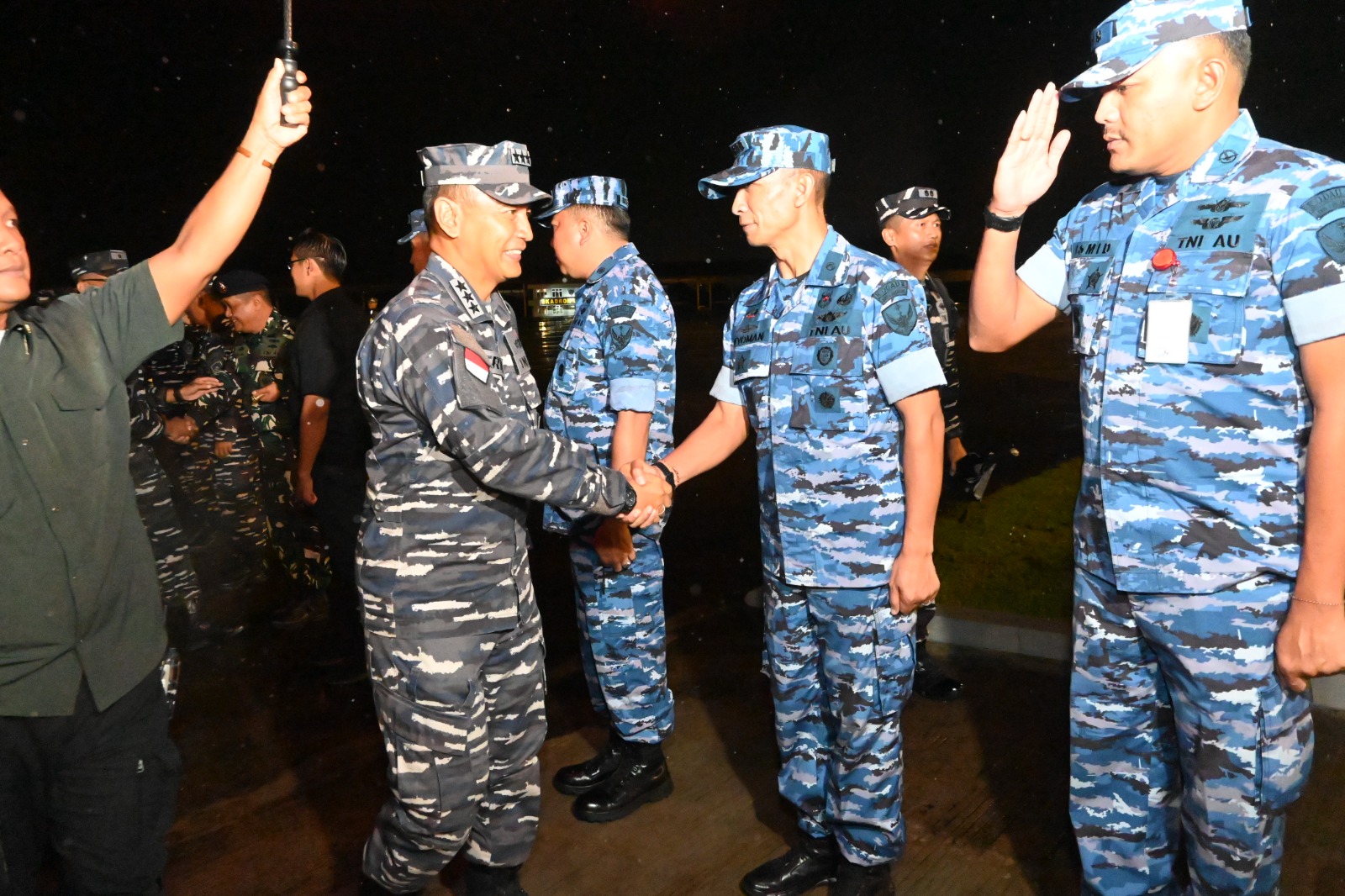Danlanud Sultan Hasanuddin Sambut Kedatangan Wakasal di Makassar Danlanud Sultan Hasanuddin Sambut Kedatangan Wakasal di Makassar