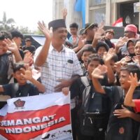 Hadirkan Senyum Anak-Anak Aceh, TNI Salurkan Ribuan Paket Alat Sekolah