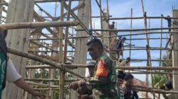 Hadir di Tengah Masyarakat, Babinsa Kodim 1505/Tidore Gotong Royong Bantu Pengecoran Masjid